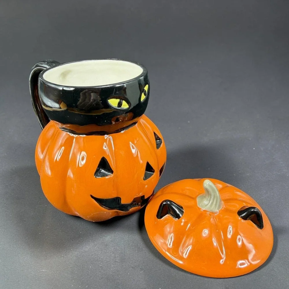 Pottery Barn Peek A Boo Cat Lidded Mug Halloween Pumpkin Black Cat Ceramic Cup